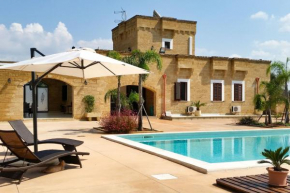 Masseria fortificata con piscina e spiaggia m770